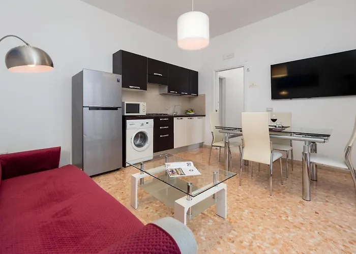 Rossella Daire Sorrento